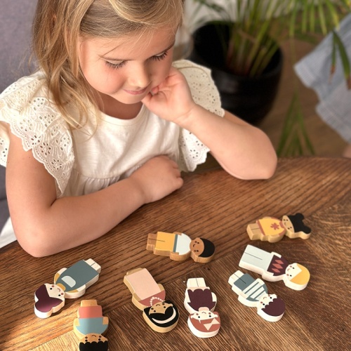 Mentari Doll Family With Dog